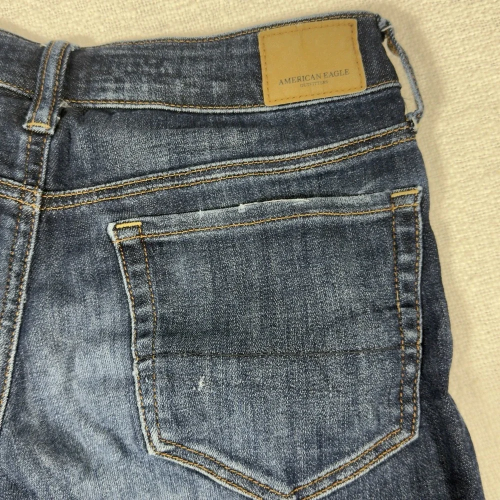 American‎ Eagle Next Level Stretch Midi Distressed Blue Jean Shorts Size 2 Dark